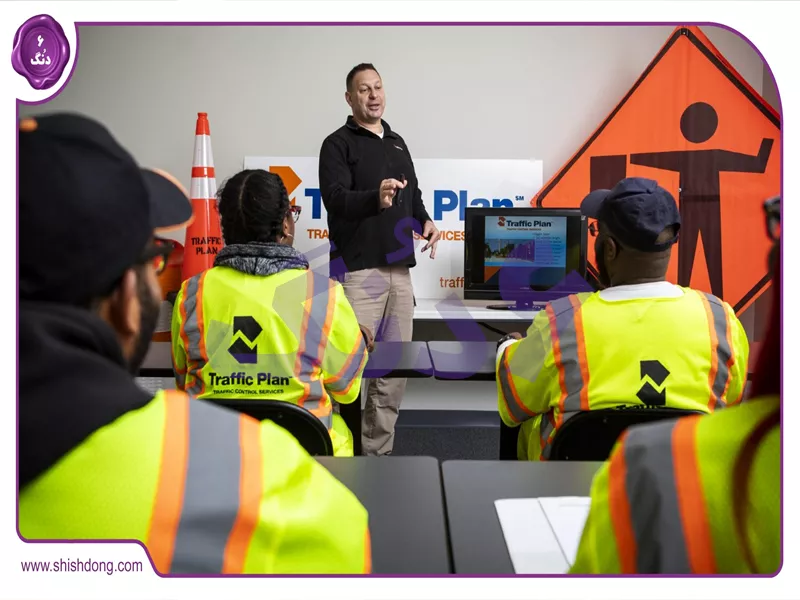 کلاس‌های آموزشی قوانین رانندگی