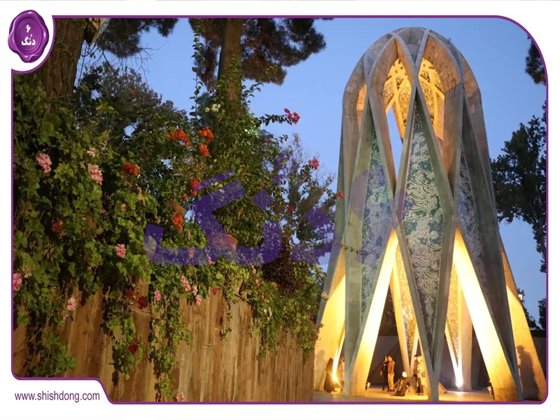 آرامگاه خیام، یکی از جاهای دیدنی نیشابور