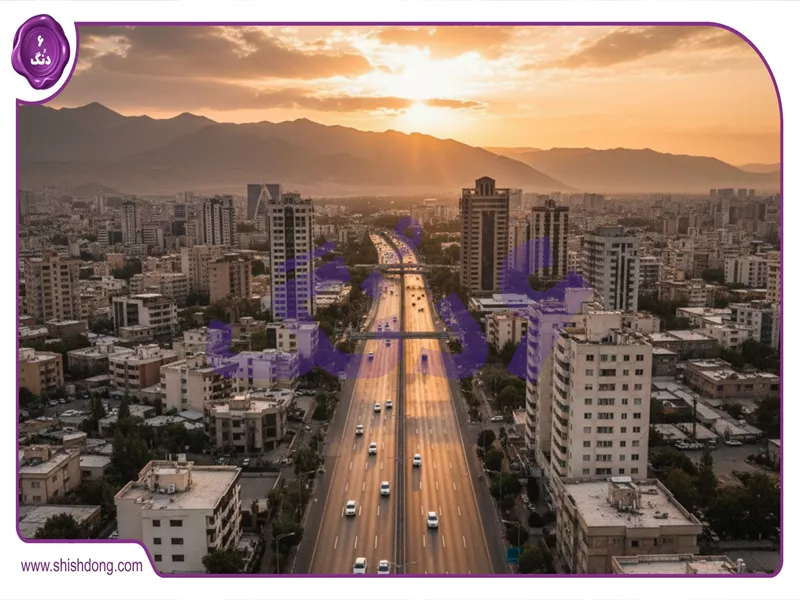 نمای هوایی تهران با پارکینگ‌های طبقاتی و خودروهای دنا پلاس