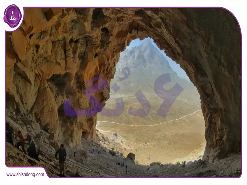 غار لارجه نزدیک دریاچه نورماس با قندیل‌های بلورین