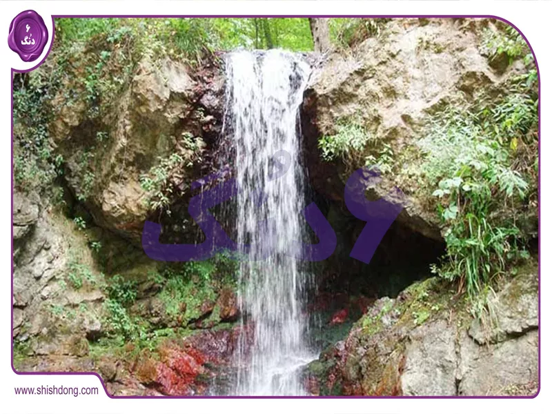 آبشار لارچشمه فومن در راه ماسوله