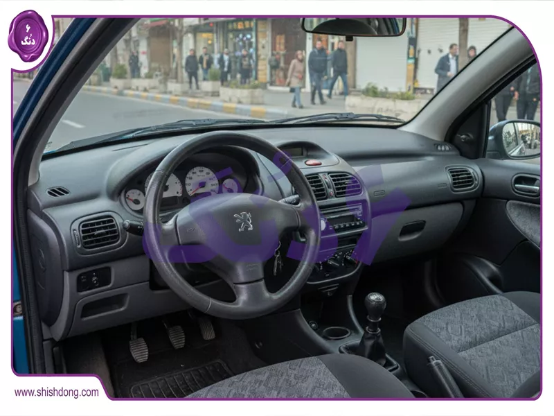 داخل پژو ۲۰۶ اس دی کابین