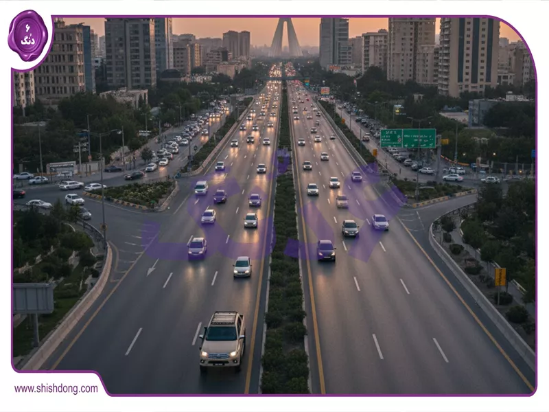 نمای هوایی تهران با تویوتا هایلوکس دوکابین در حرکت